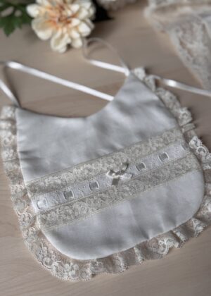 Selene Bib