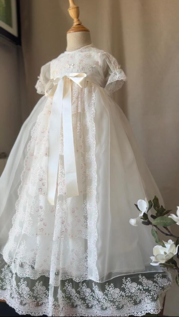 Lirio removable christening gown - Image 4