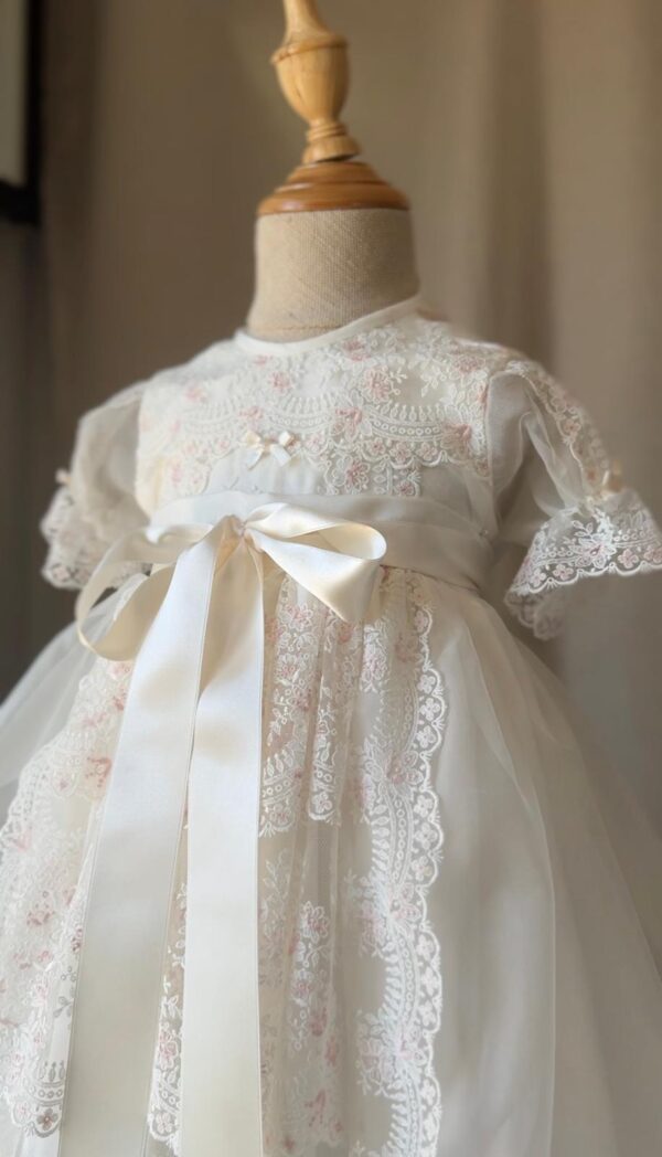 Lirio removable christening gown - Image 2